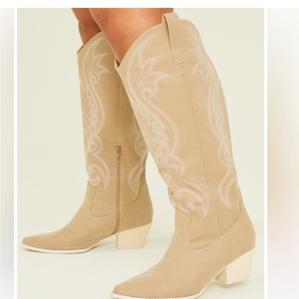 ARULA 8.5 wide calf Beige Embroidered Heeled Boots